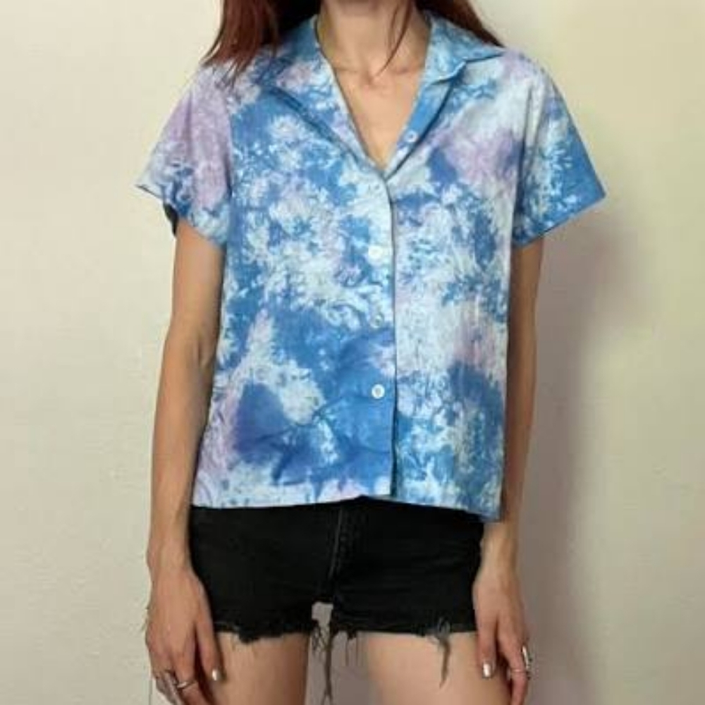Tie-Dye Blue Short Sleeve Button Front Top